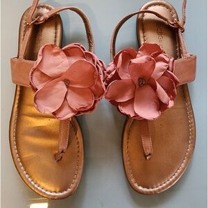 BCBG - sandal size women 6M
